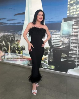 Lourdes Munguía feet photo 14