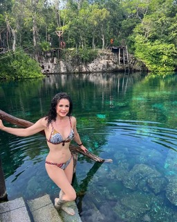 Lourdes Munguía feet photo 9