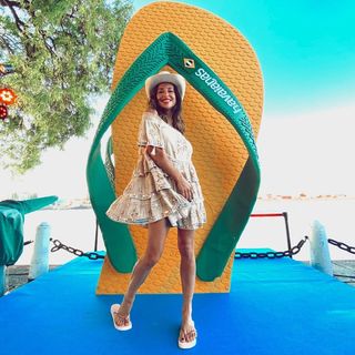 Lourdes Sánchez feet photo 17