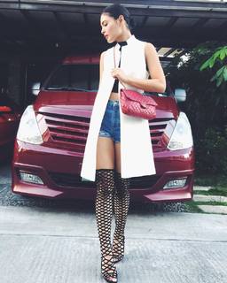 Lovi Poe feet photo 3