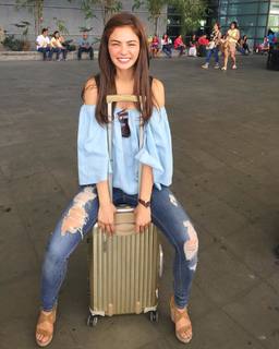 Lovi Poe feet photo 10