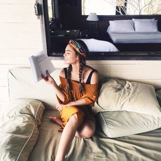 Lovi Poe feet photo 9