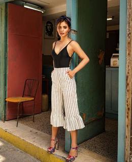 Lovi Poe feet photo 1