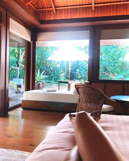 Lovi Poe feet photo 12