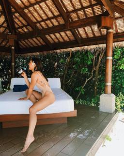 Lovi Poe feet photo 11