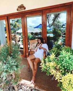Lovi Poe feet photo 8