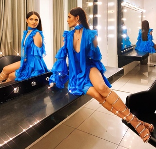 Lovi Poe feet photo 7