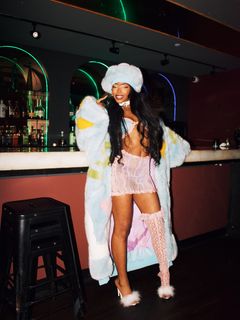Lovie Simone feet photo 9