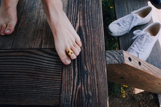 Lu Bai feet photo 7