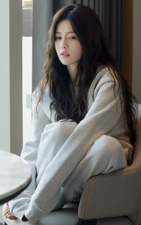 Lu Bai feet photo 5