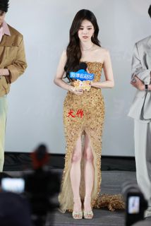Lu Bai feet photo 6