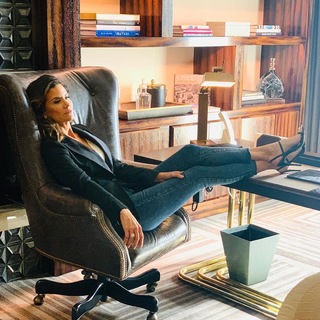 Lu Parker feet photo 9