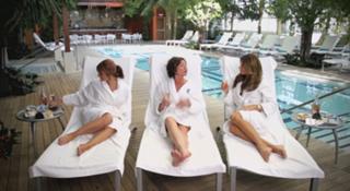 LuAnn de Lesseps feet photo 6
