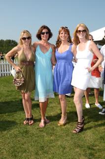 LuAnn de Lesseps feet photo 17
