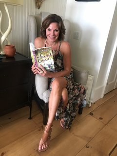 LuAnn de Lesseps feet photo 10