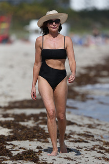 LuAnn de Lesseps feet photo 3