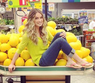Lua Blanco feet photo 4