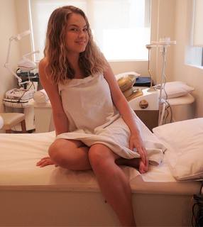 Lua Blanco feet photo 1