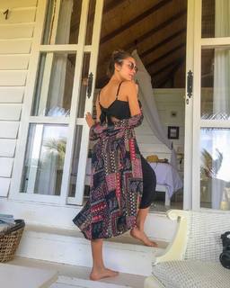 Luana Barrón feet photo thumbnail