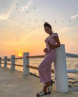 Luana Barrón feet photo thumbnail