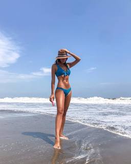 Luana Barrón feet photo thumbnail