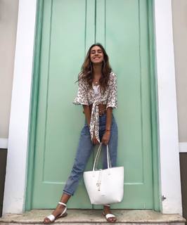 Luana Barrón feet photo thumbnail