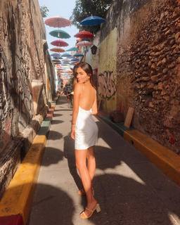 Luana Barrón feet photo thumbnail