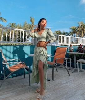 Luana Barrón feet photo thumbnail