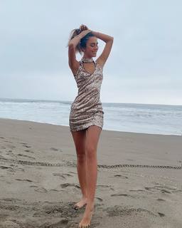 Luana Barrón feet photo thumbnail