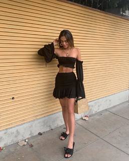 Luana Barrón feet photo thumbnail