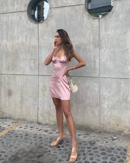 Luana Barrón feet photo thumbnail