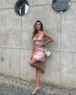 Luana Barrón feet photo thumbnail