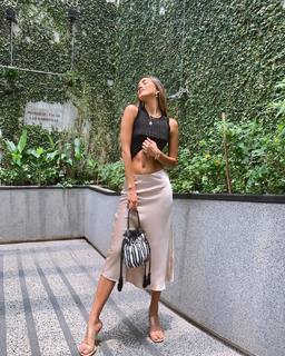 Luana Barrón feet photo thumbnail