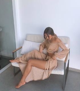 Luana Barrón feet photo thumbnail