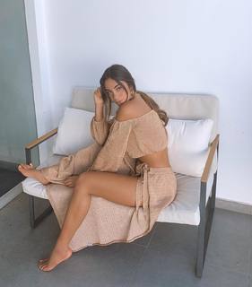 Luana Barrón feet photo thumbnail