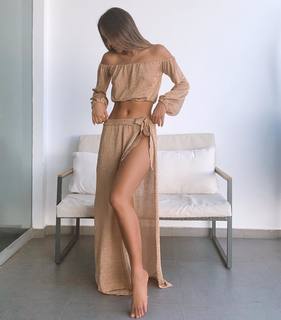 Luana Barrón feet photo thumbnail