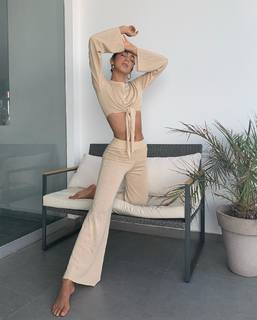 Luana Barrón feet photo thumbnail