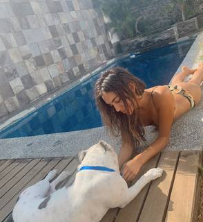 Luana Barrón feet photo thumbnail