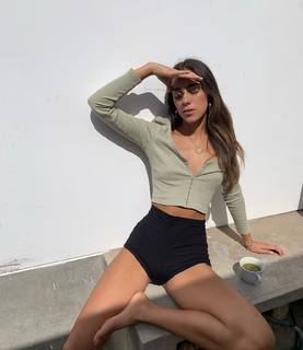 Luana Barrón feet photo thumbnail