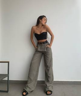 Luana Barrón feet photo thumbnail