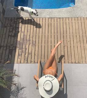 Luana Barrón feet photo thumbnail