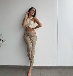 Luana Barrón feet photo thumbnail