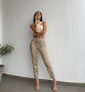 Luana Barrón feet photo thumbnail