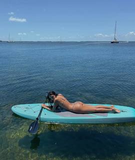 Luana Barrón feet photo thumbnail