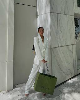 Luana Barrón feet photo thumbnail