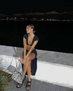 Luana Barrón feet photo thumbnail