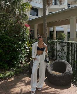 Luana Barrón feet photo thumbnail