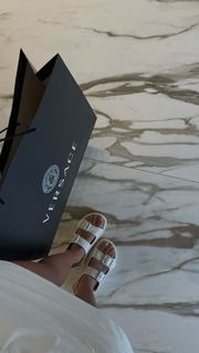 Luana Barrón feet photo thumbnail