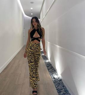 Luana Barrón feet photo thumbnail