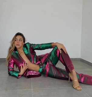 Luana Barrón feet photo thumbnail